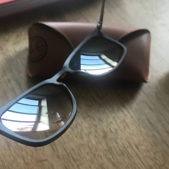 Ray ban sunglasses - excellent condition with case - Picture 3 of 4